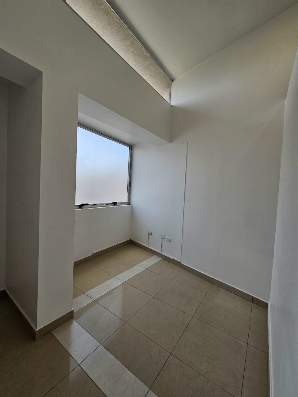 OFICINA DE 340 MTS EN ALQUILER!! 7 PRIVADOS CON COCINA, BAÑOS Y SALA DE ARCHIVO!! LO VAS A PERDER?