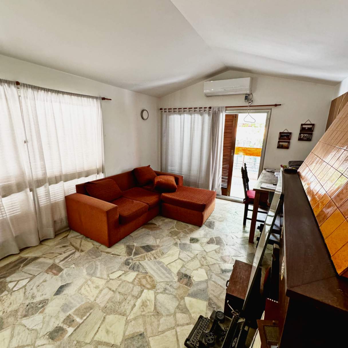 CASA 3 DORMITORIOS VENTA PARQUE CHACABUCO