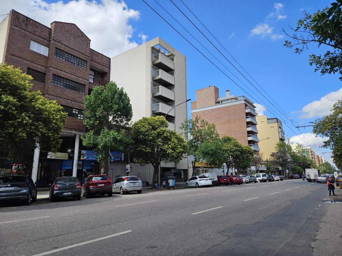 VENDO 2 DORM BARRIO GENERAL PAZ EXTERNO CON BALCON