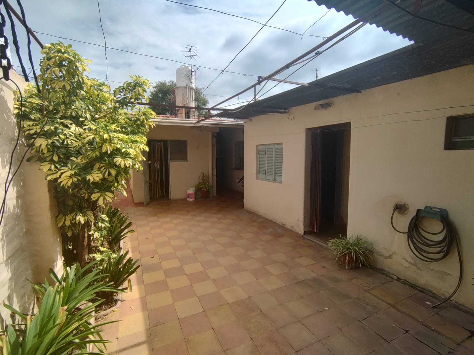 ALTO ALBERDI CASA EN VENTA 2 DORM