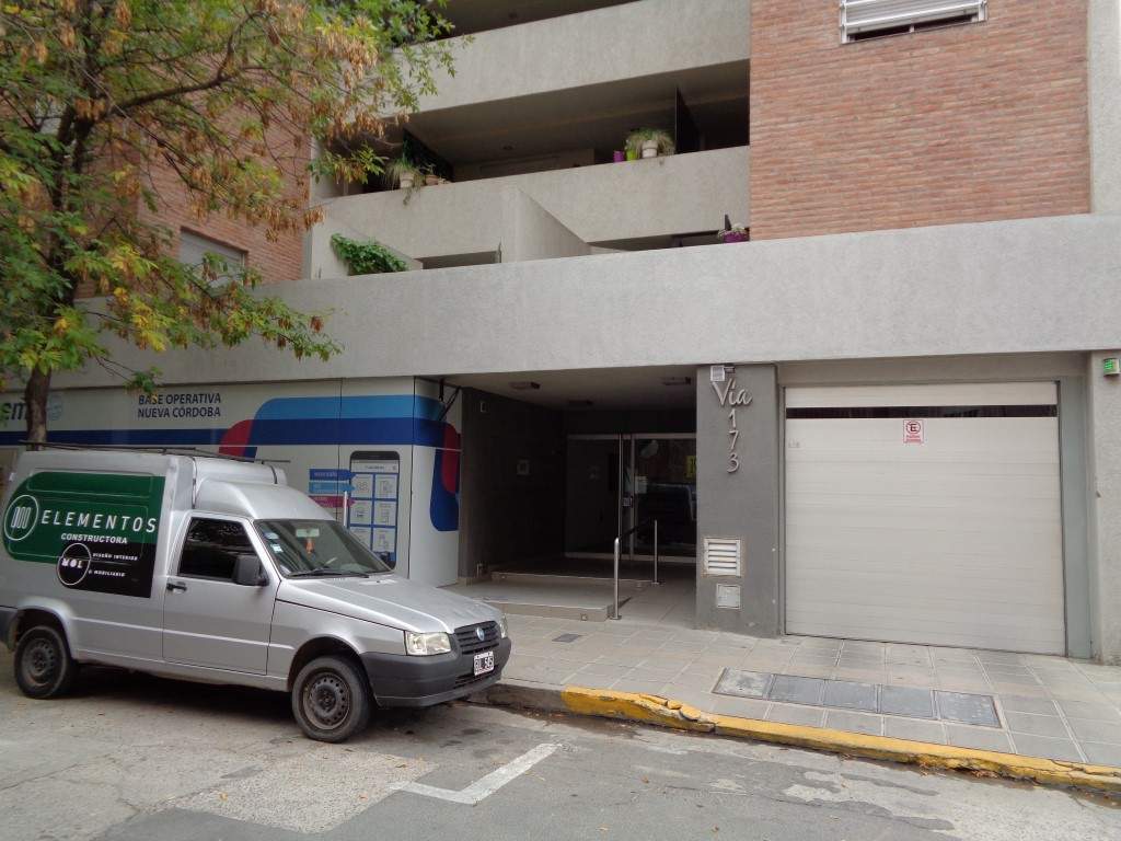 B° Nueva Córdoba - Excelente Cochera Privada Amplia y Cubierta en Edificio de Categoría, Fácil Acces