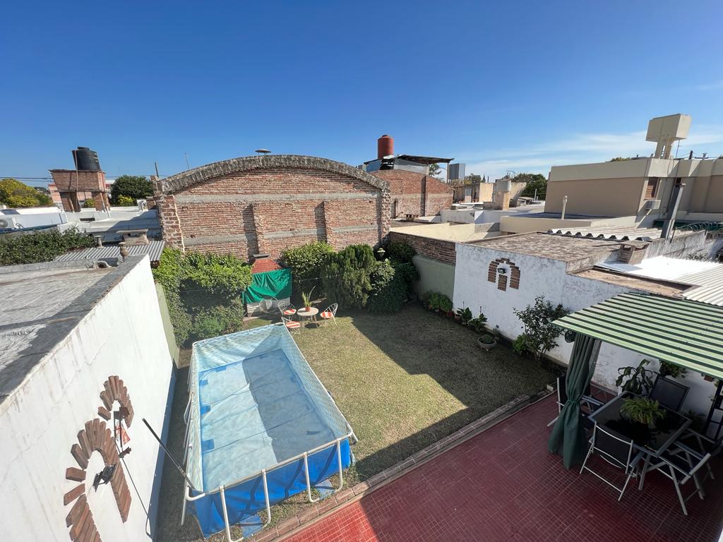 B° ALTO ALBERDI -VENDO CASA MAS DEPARTAMENTO MEJOR ZONA-