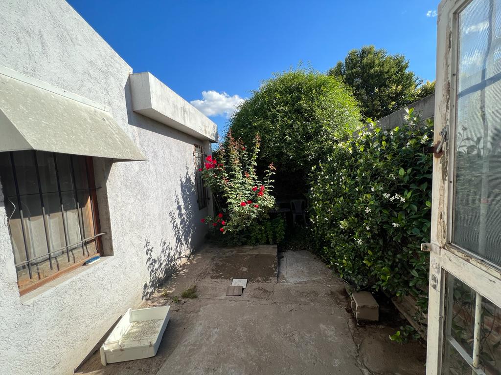 B° LAS FLORES - VENDO CASA 3 DORMITORIOS-