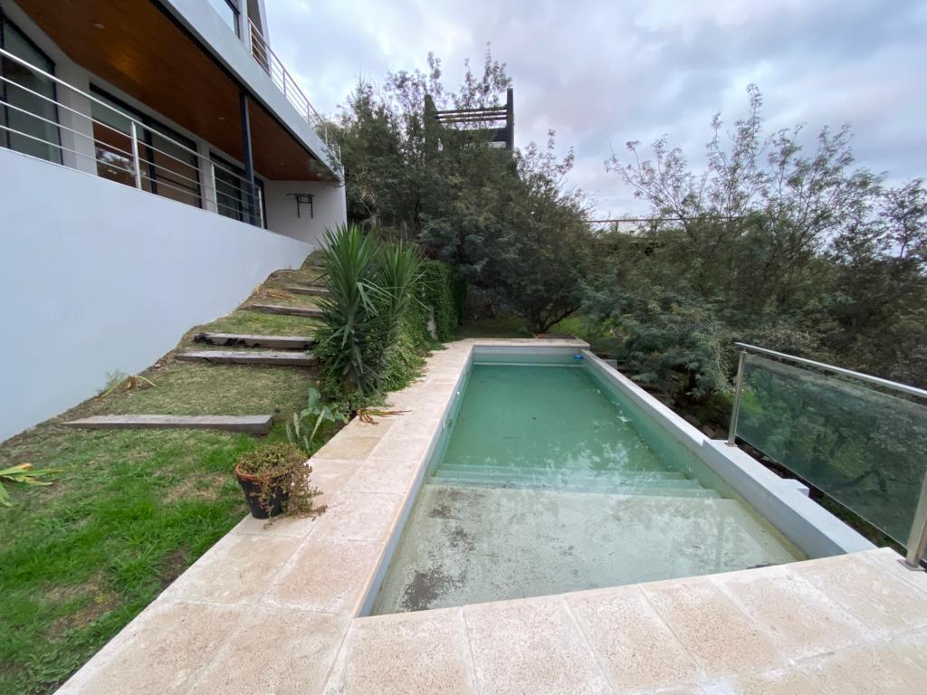 LA RUFINA - VENTA CASA EN 4 NIVELES VISTA PANORÁMICA CBA - 3 GALERIAS QUINCHO PILETA