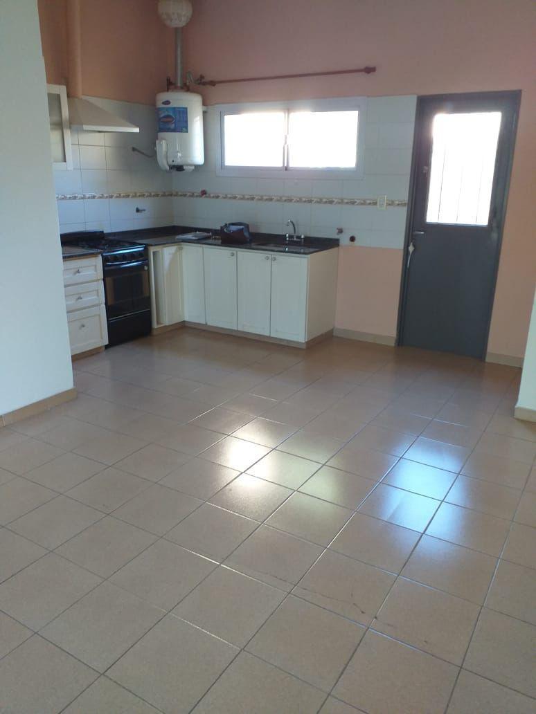 DUPLEX 2 DORM - PLANTA BAJA - PATIO - COCHERA
