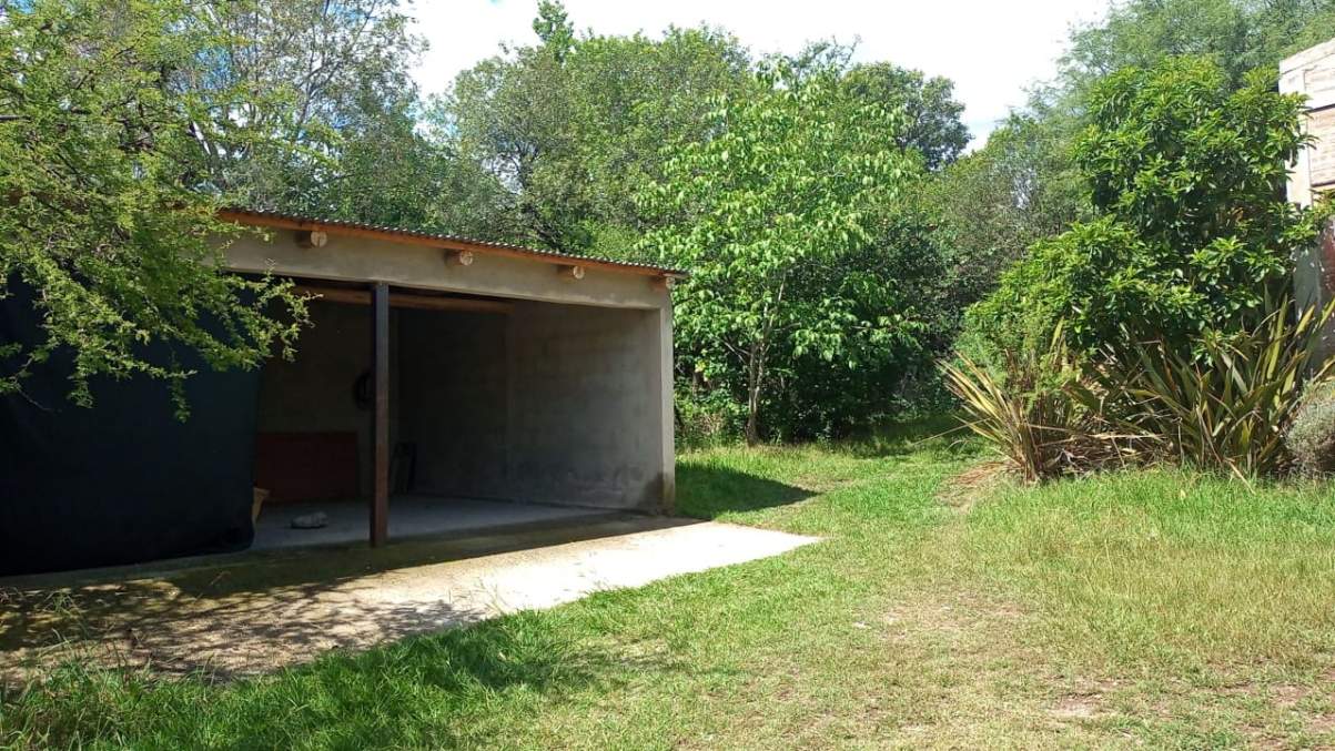 CASA EN VENTA LOS MOLLES - CON ACEQUIA -