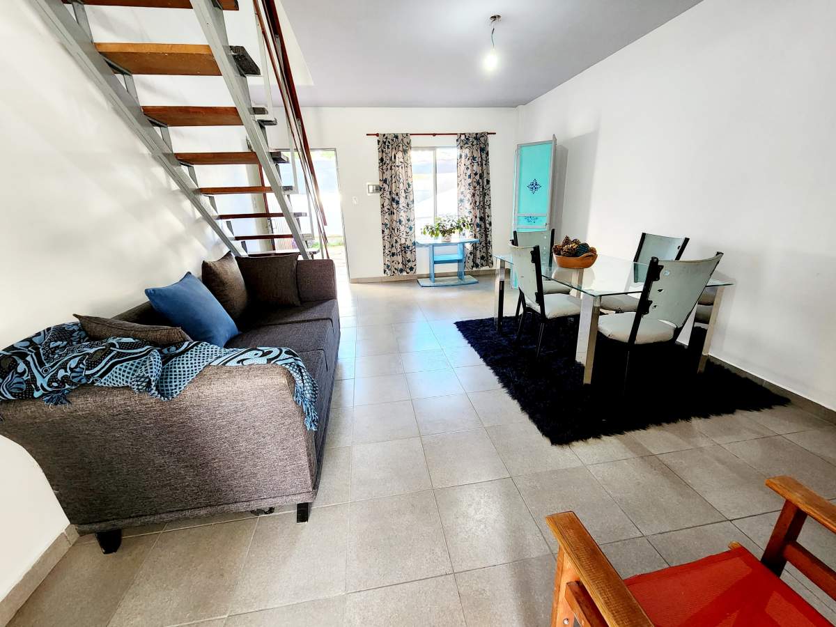 Duplex - 2 Dorm. - 1 Baño - Patio y Cochera - Villa Domínguez - Carlos Paz