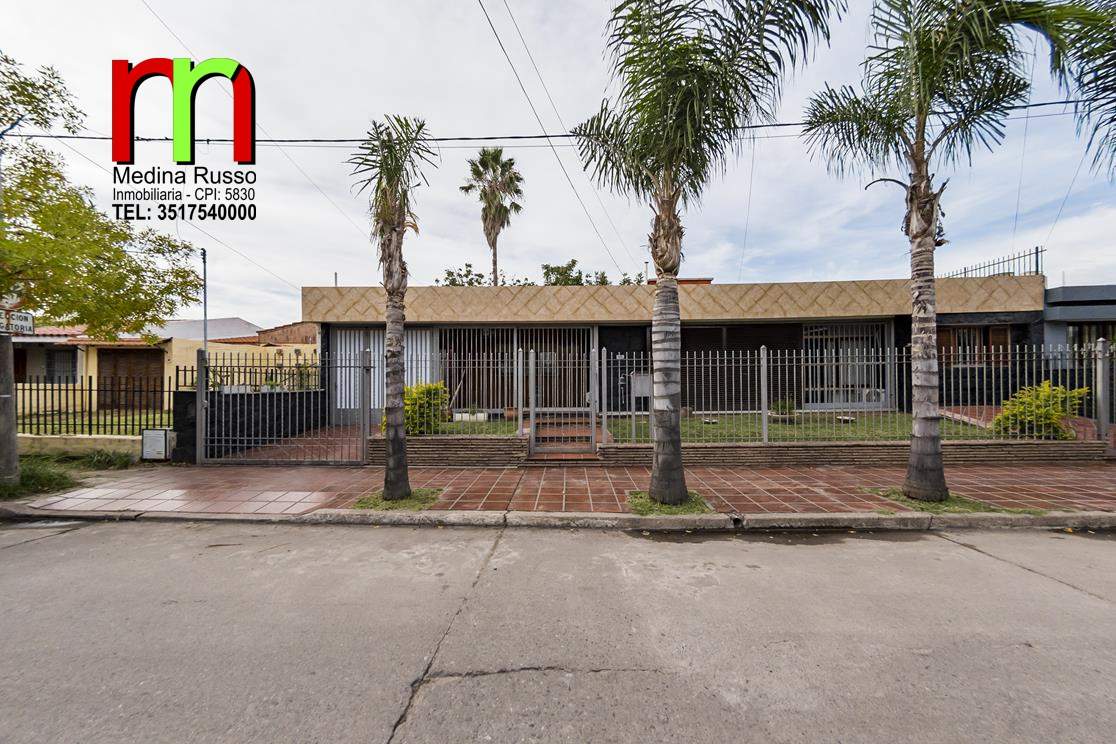 BAJO PALERMO - VENTA DE CASA