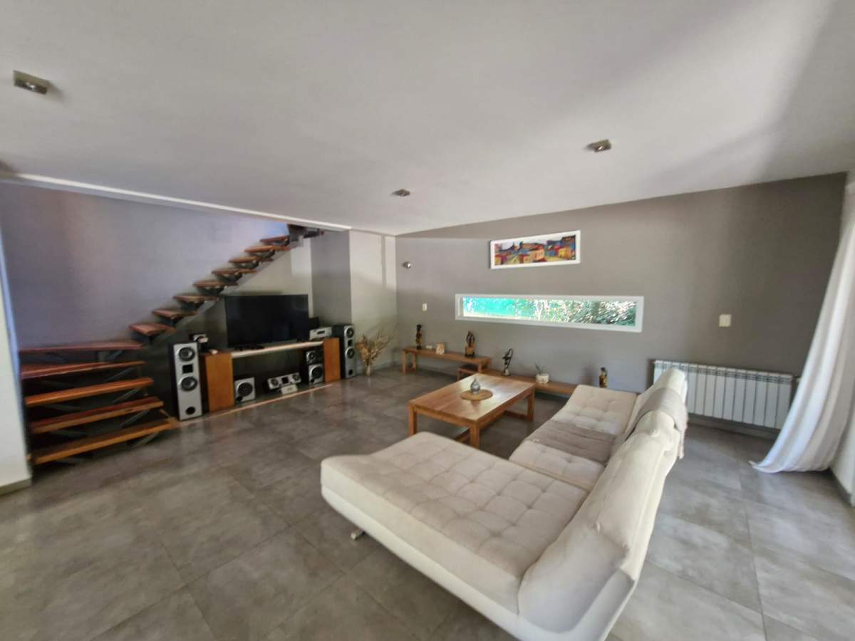 OPORTUNIDAD VENTA CASA 3-4 DORMITORIOS   PISCINA - COUNTRY LA RUFINA