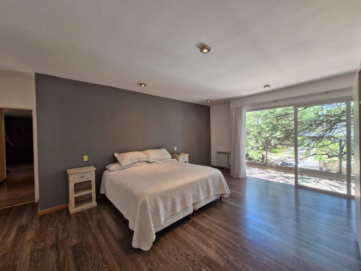 OPORTUNIDAD VENTA CASA 3-4 DORMITORIOS   PISCINA - COUNTRY LA RUFINA