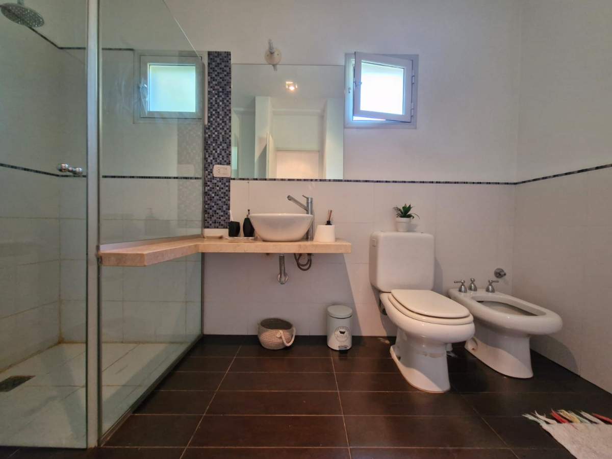 OPORTUNIDAD VENTA CASA 3-4 DORMITORIOS   PISCINA - COUNTRY LA RUFINA