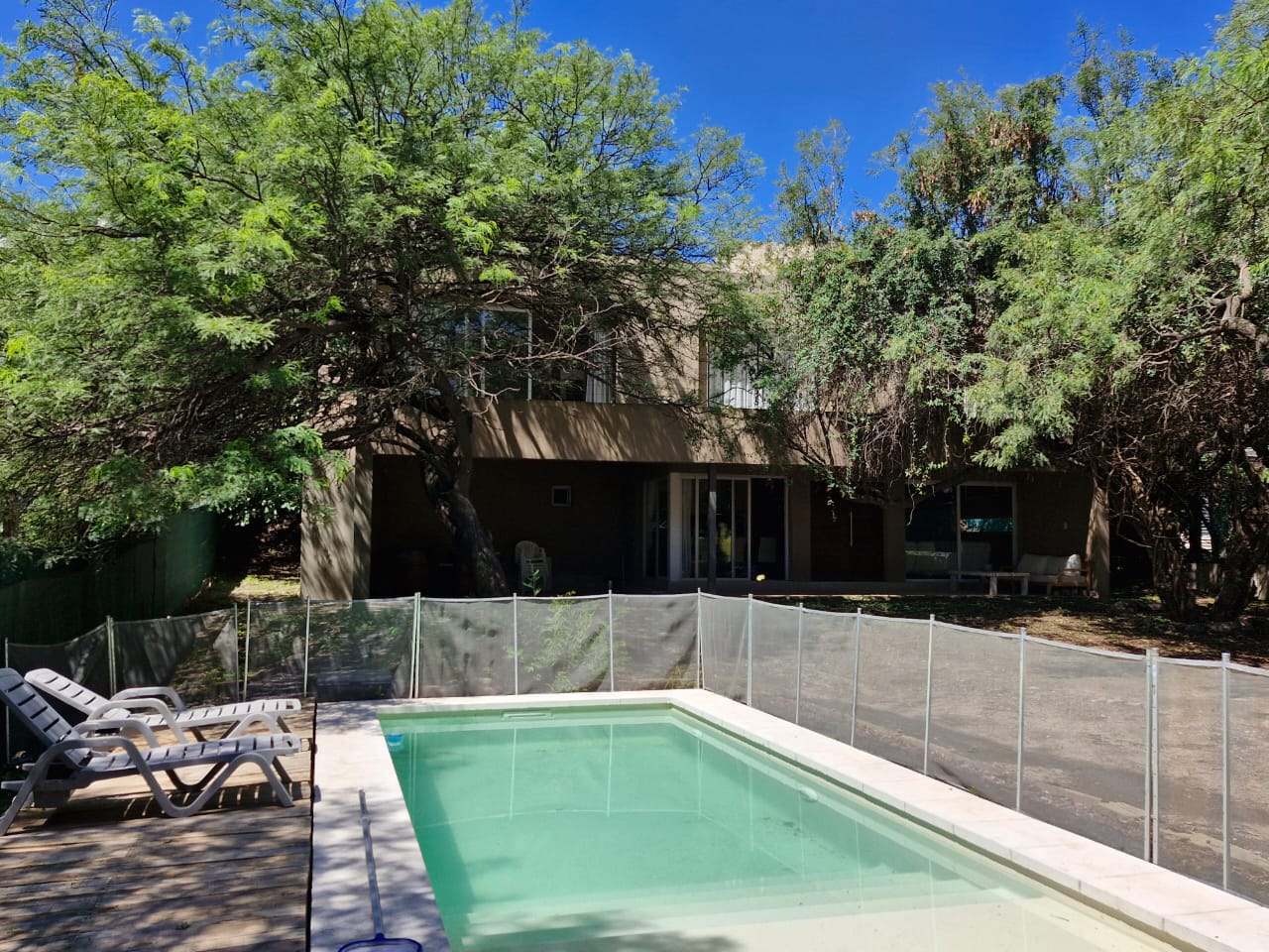 OPORTUNIDAD VENTA CASA 3-4 DORMITORIOS   PISCINA - COUNTRY LA RUFINA