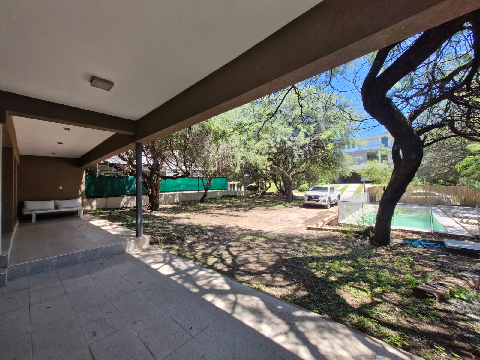 OPORTUNIDAD VENTA CASA 3-4 DORMITORIOS   PISCINA - COUNTRY LA RUFINA