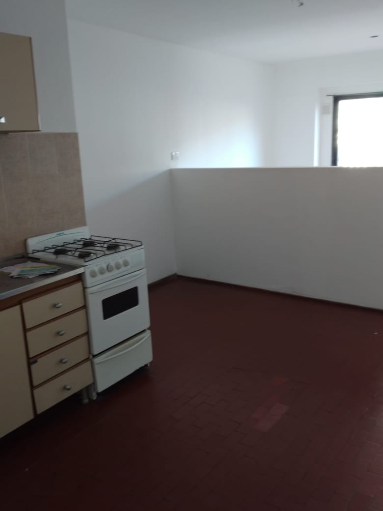 MONOAMBIENTE EN PLENO CENTRO -