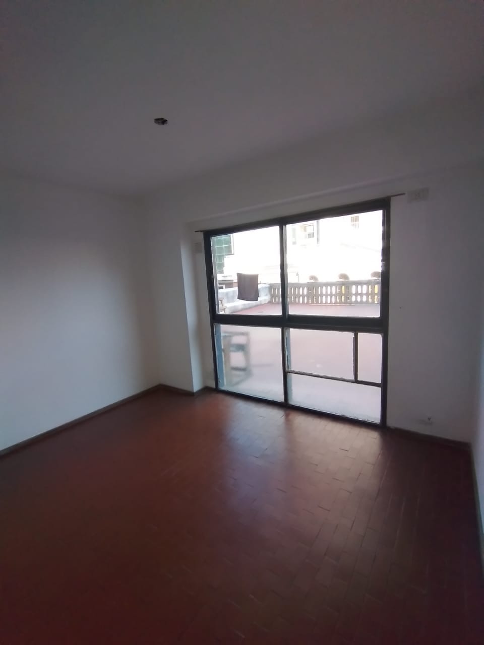 MONOAMBIENTE EN PLENO CENTRO -