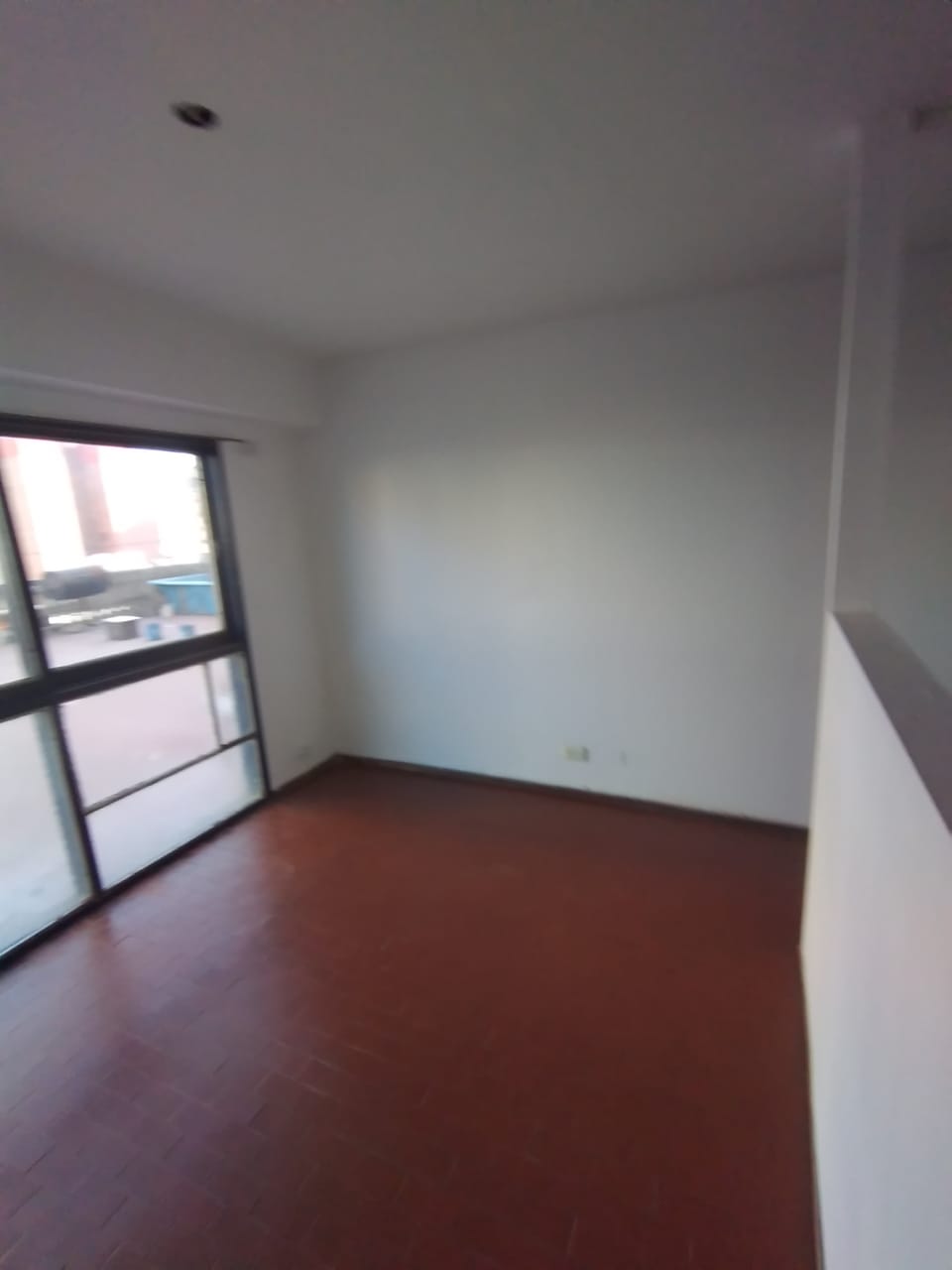 MONOAMBIENTE EN PLENO CENTRO -