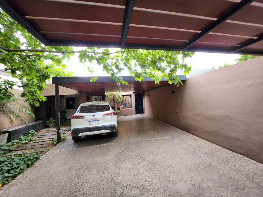 Venta Casa 4 Dormitorios-Piscina Climatizada-Arguello Norte