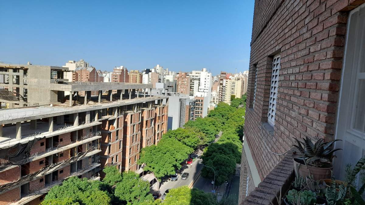 GUEMES - AV. PUEYRREDÓN - CON RENTA