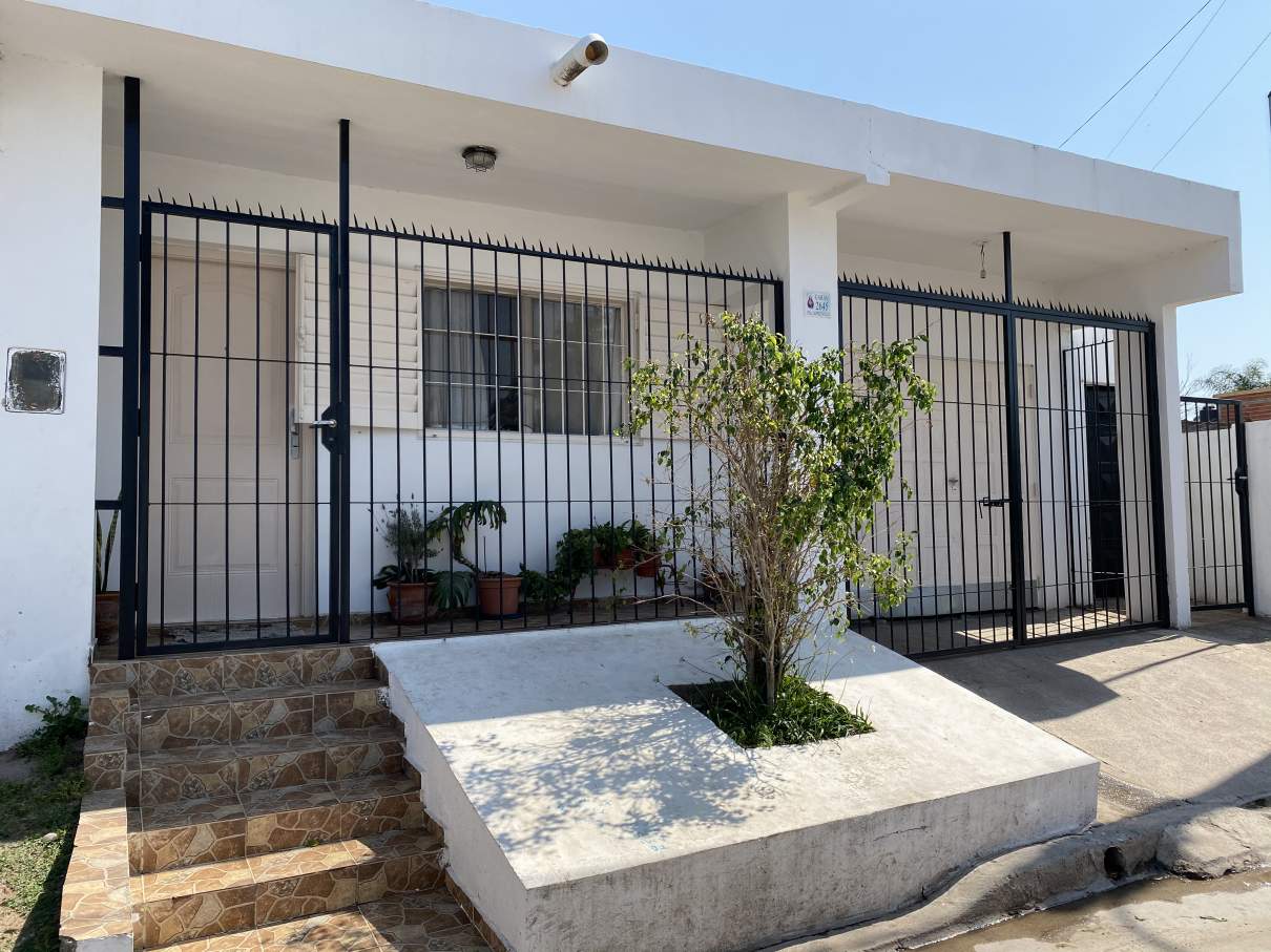 Casa en Venta 2 dormitorios en Barrio General Pueyrredon Apta Bancor