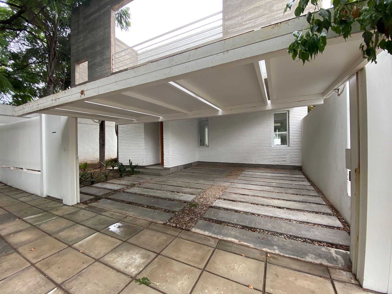 VENTA CASA DÚPLEX DE DISEÑO 3 DORMITORIOS 3 BAÑOS - MTS SANATORIO ALLENDE VILLA BELGRANO