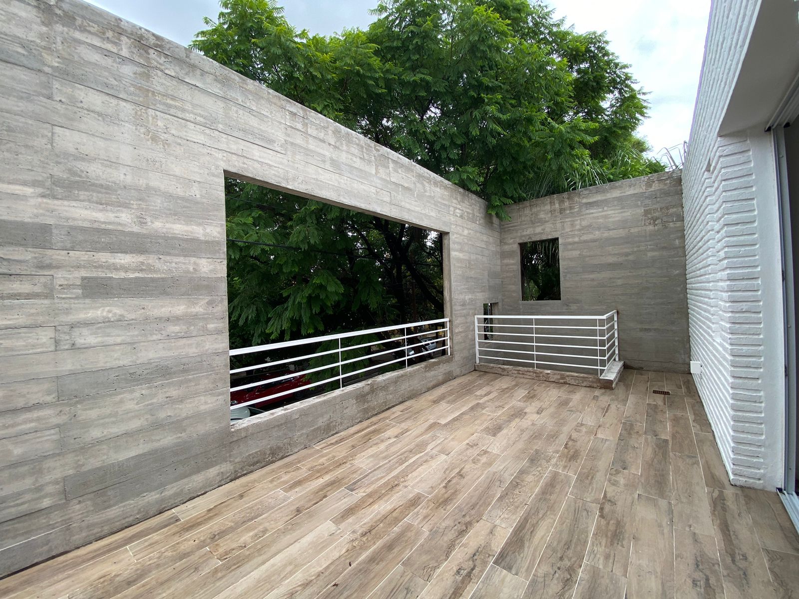 VENTA CASA DÚPLEX DE DISEÑO 3 DORMITORIOS 3 BAÑOS - MTS SANATORIO ALLENDE VILLA BELGRANO