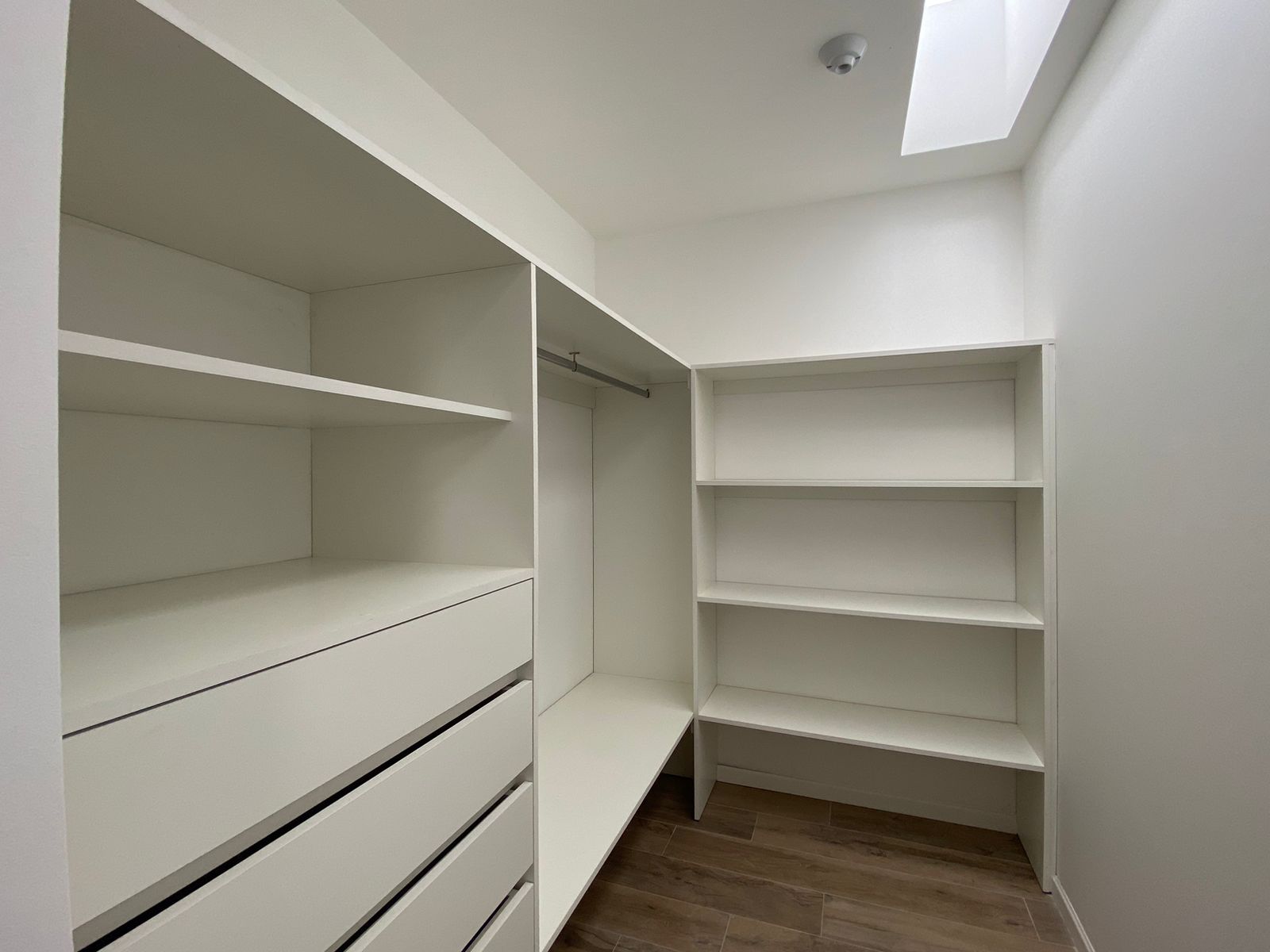 VENTA CASA DÚPLEX DE DISEÑO 3 DORMITORIOS 3 BAÑOS - MTS SANATORIO ALLENDE VILLA BELGRANO