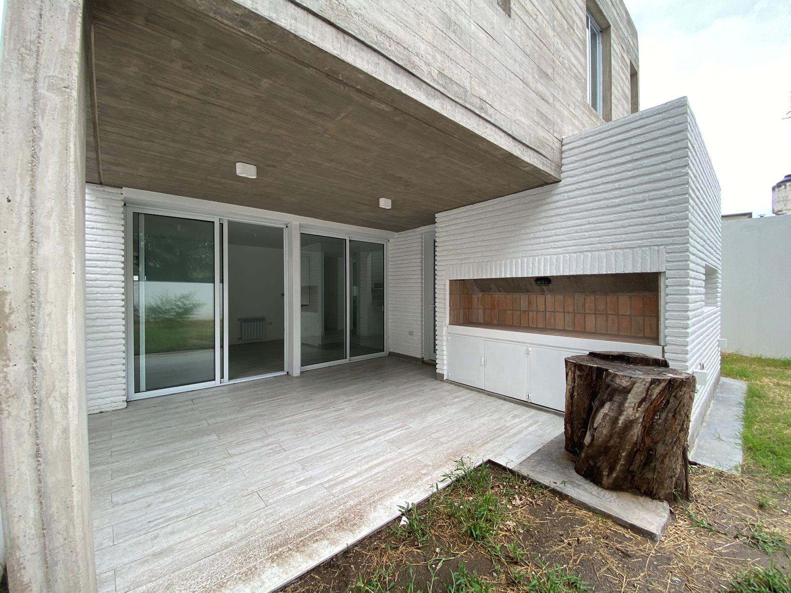 VENTA CASA DÚPLEX DE DISEÑO 3 DORMITORIOS 3 BAÑOS - MTS SANATORIO ALLENDE VILLA BELGRANO