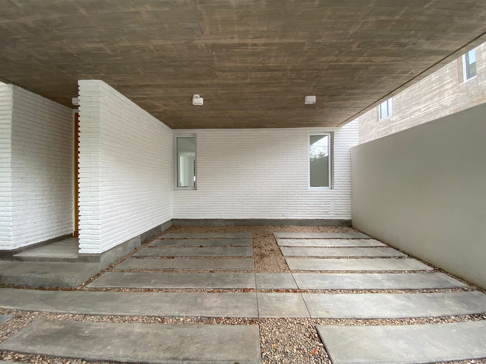 VENTA CASA DÚPLEX DE DISEÑO 3 DORMITORIOS 3 BAÑOS - MTS SANATORIO ALLENDE VILLA BELGRANO