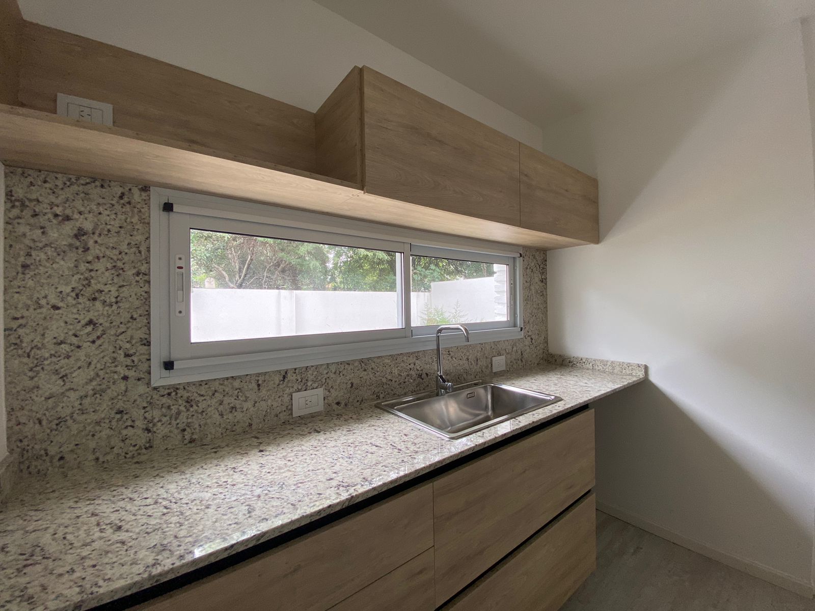 VENTA CASA DÚPLEX DE DISEÑO 3 DORMITORIOS 3 BAÑOS - MTS SANATORIO ALLENDE VILLA BELGRANO