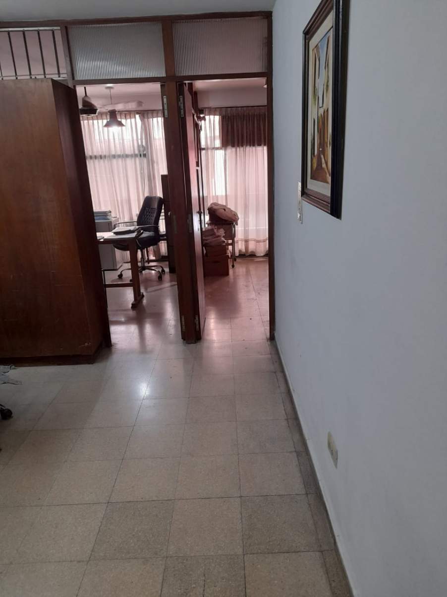 OFICINA EN VENTA BARRIO CENTRO PASEO SANTO DOMINGO EDIFICIO GENARO PEREZ