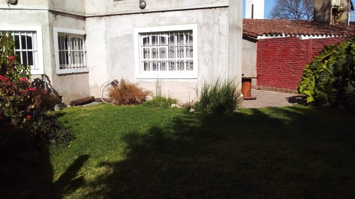 Vendo Casa: ubicada en calle Juan Fernández 6100, B° Industrial Norte, a 6 cuadras del anillo de cir