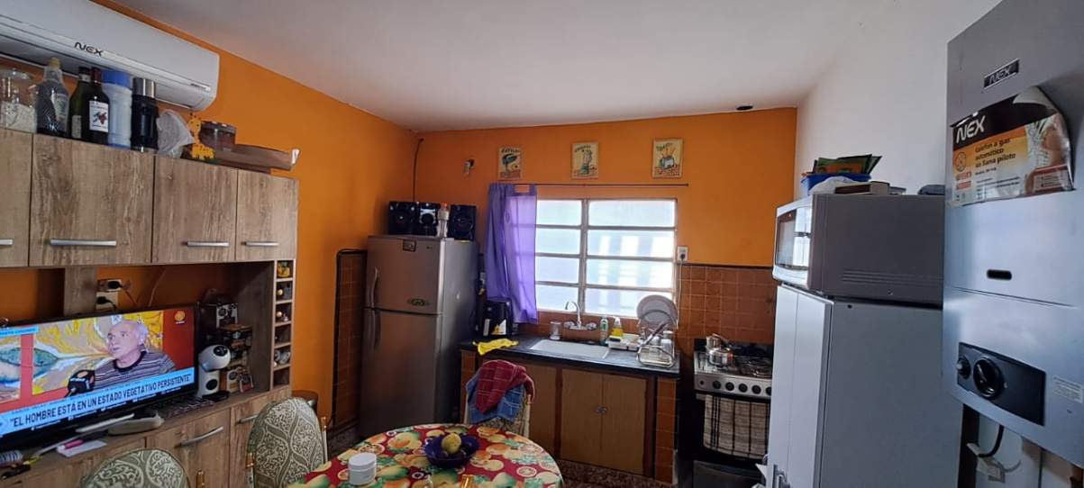 VENTA   CASA   BARRIO AYACUCHO   2 DORMITORIOS
