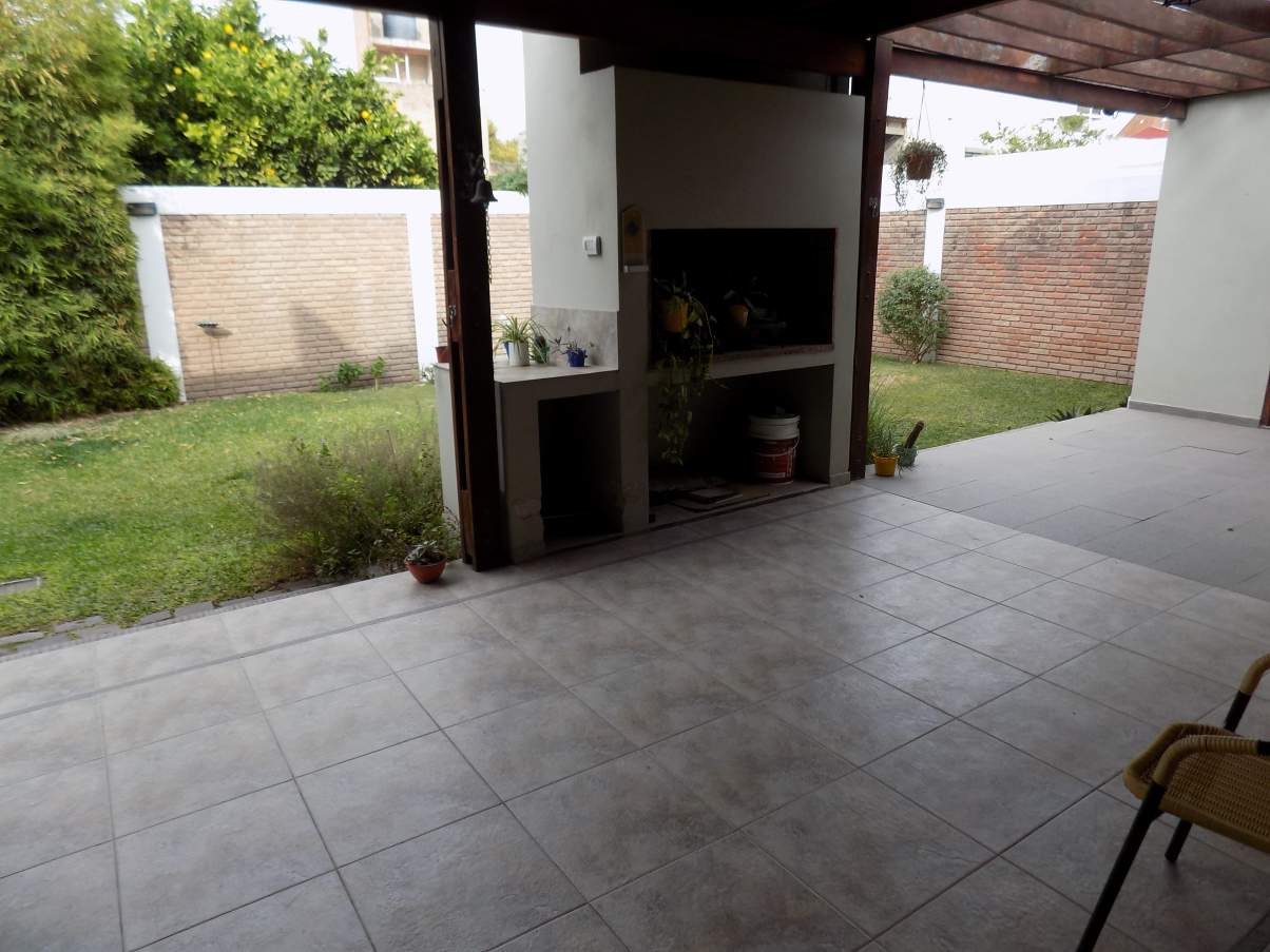 VENTA CASA ZONA SUR     B° AMPLIACIÓN SAN FERNANDO