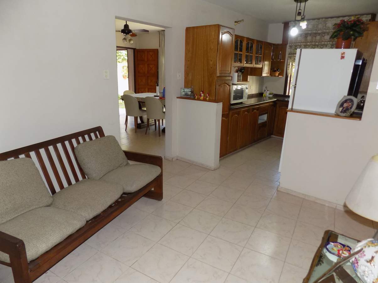 VENTA CASA 3 DORMITORIOS        BARRIO URCA