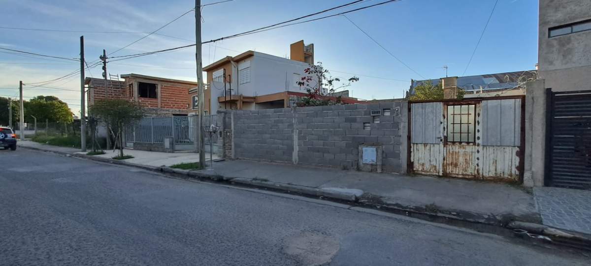 VENTA CASA  2 DORMITORIOS