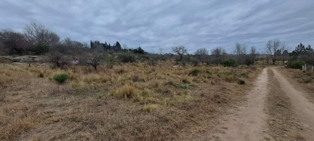 TERRENO  BIALET MASSE   FRENTE AL RIO