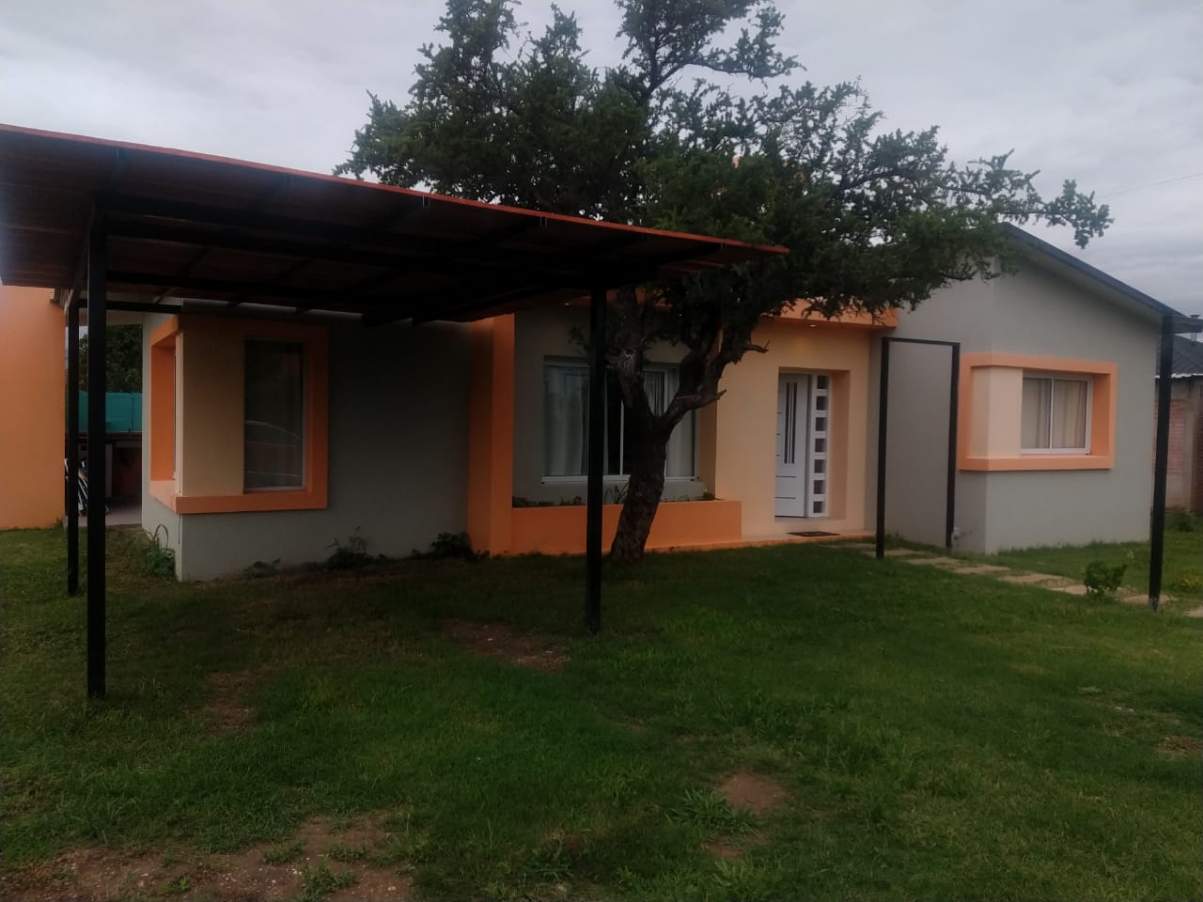 CASA EN VENTA DOS DORMITORIOS         MINA CLAVERO