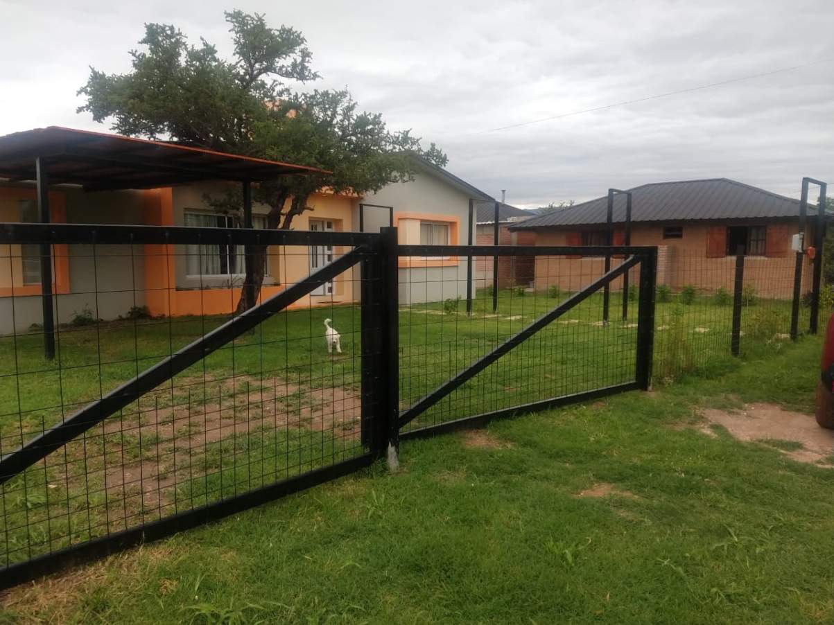 CASA EN VENTA DOS DORMITORIOS         MINA CLAVERO