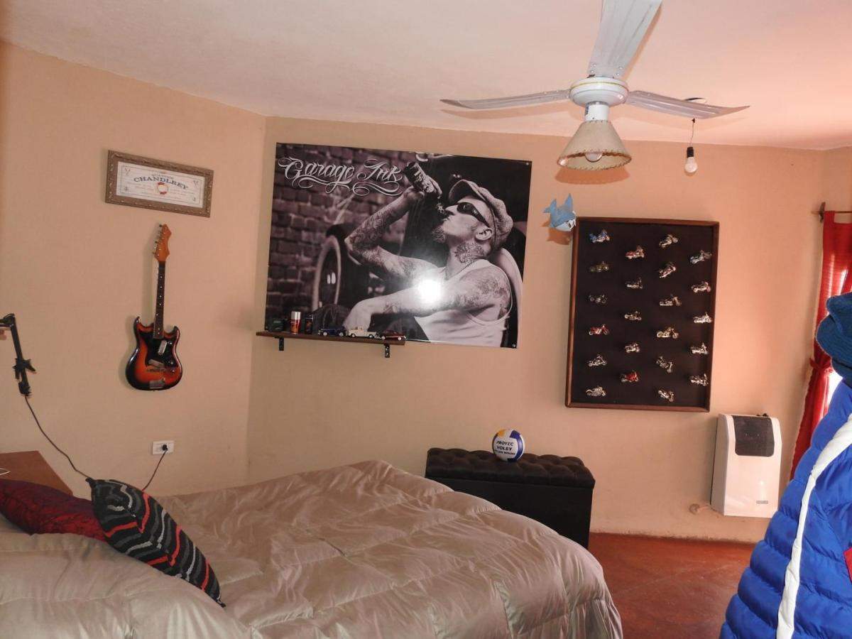 Vendo Casa: ubicada en calle Juan Fernández 6100, B° Industrial Norte, a 6 cuadras del anillo de cir