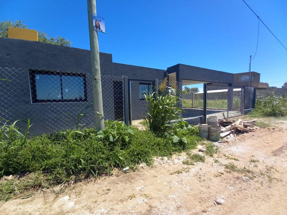 Se vende casa: Excelente propiedad ubicada en calle Paraíso esquina Los Aromos, Barrio Mi Valle Golf