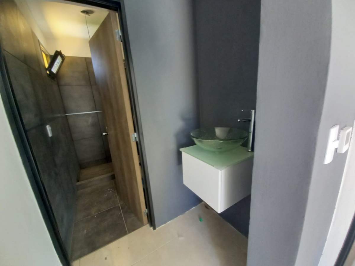 Se vende casa: Excelente propiedad ubicada en calle Paraíso esquina Los Aromos, Barrio Mi Valle Golf