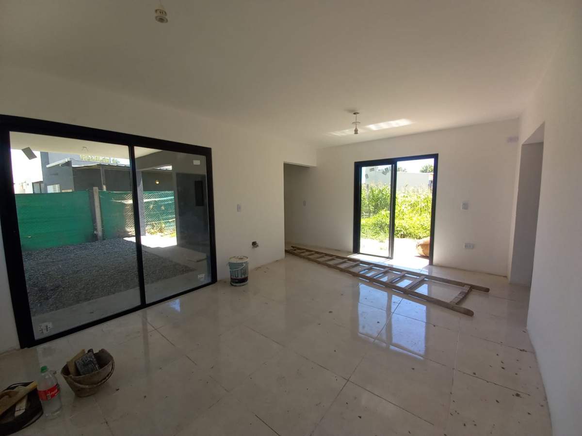 Se vende casa: Excelente propiedad ubicada en calle Paraíso esquina Los Aromos, Barrio Mi Valle Golf