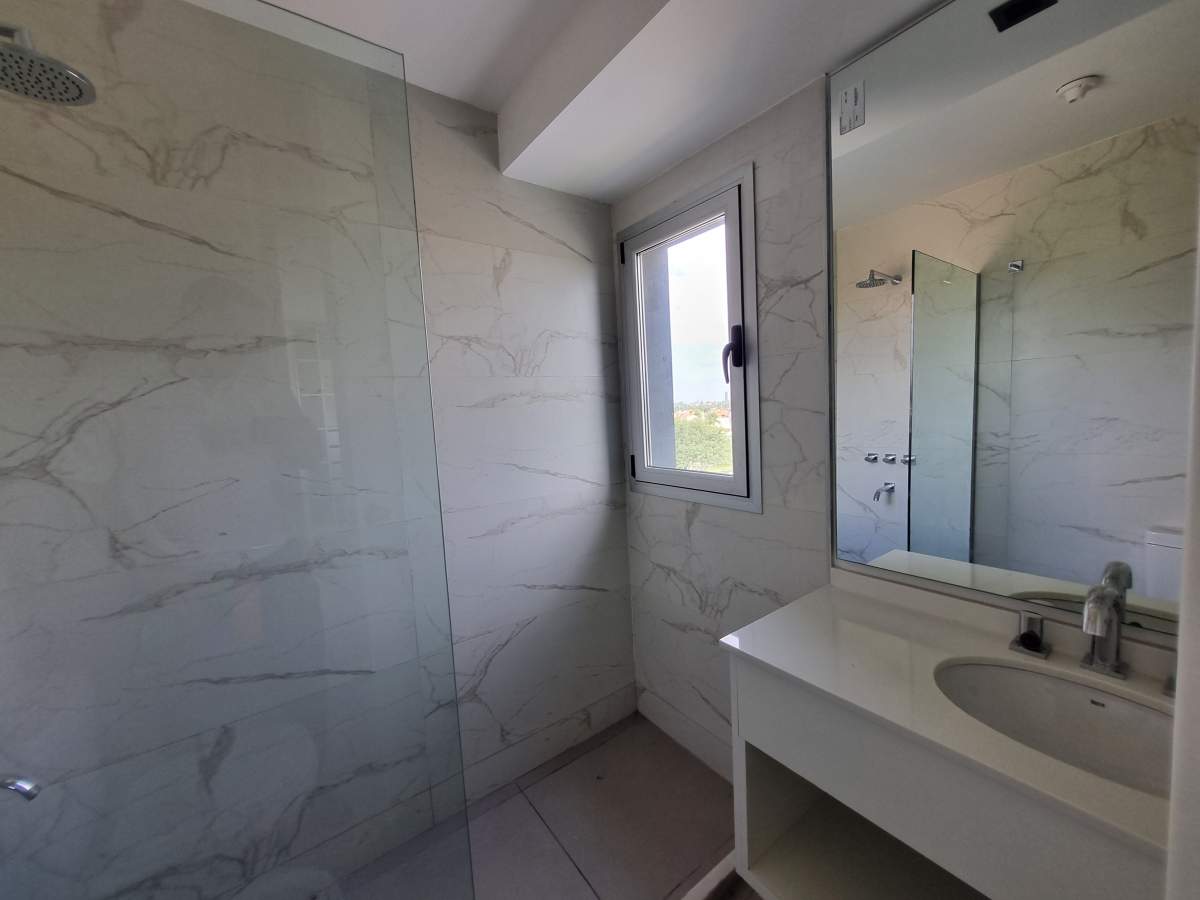 SUMMUM EXCELENTE DEPARTAMENTO 1 DORMITORIO CON COCHERA Y TERRAZA.