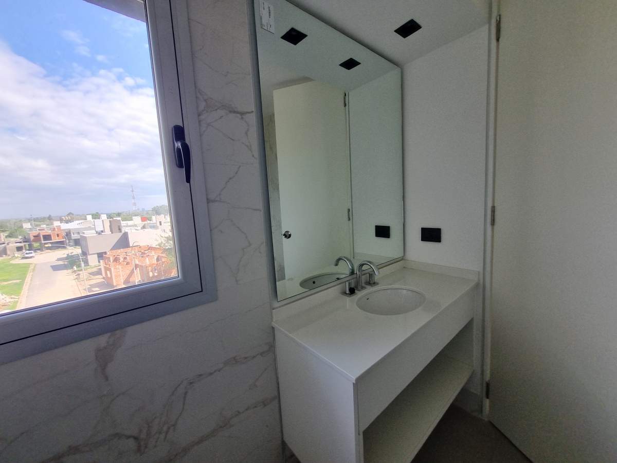 SUMMUM EXCELENTE DEPARTAMENTO 1 DORMITORIO CON COCHERA Y TERRAZA.