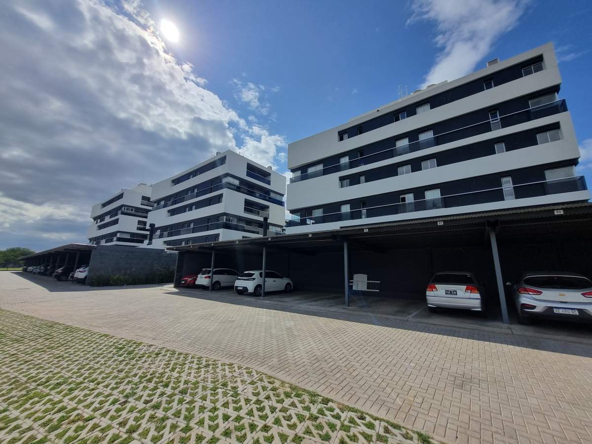 SUMMUM EXCELENTE DEPARTAMENTO 1 DORMITORIO CON COCHERA Y TERRAZA.