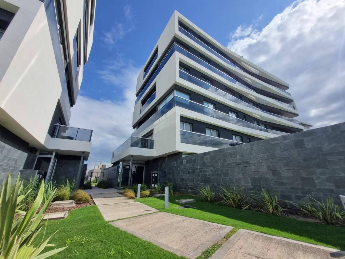 SUMMUM EXCELENTE DEPARTAMENTO 1 DORMITORIO CON COCHERA Y TERRAZA.