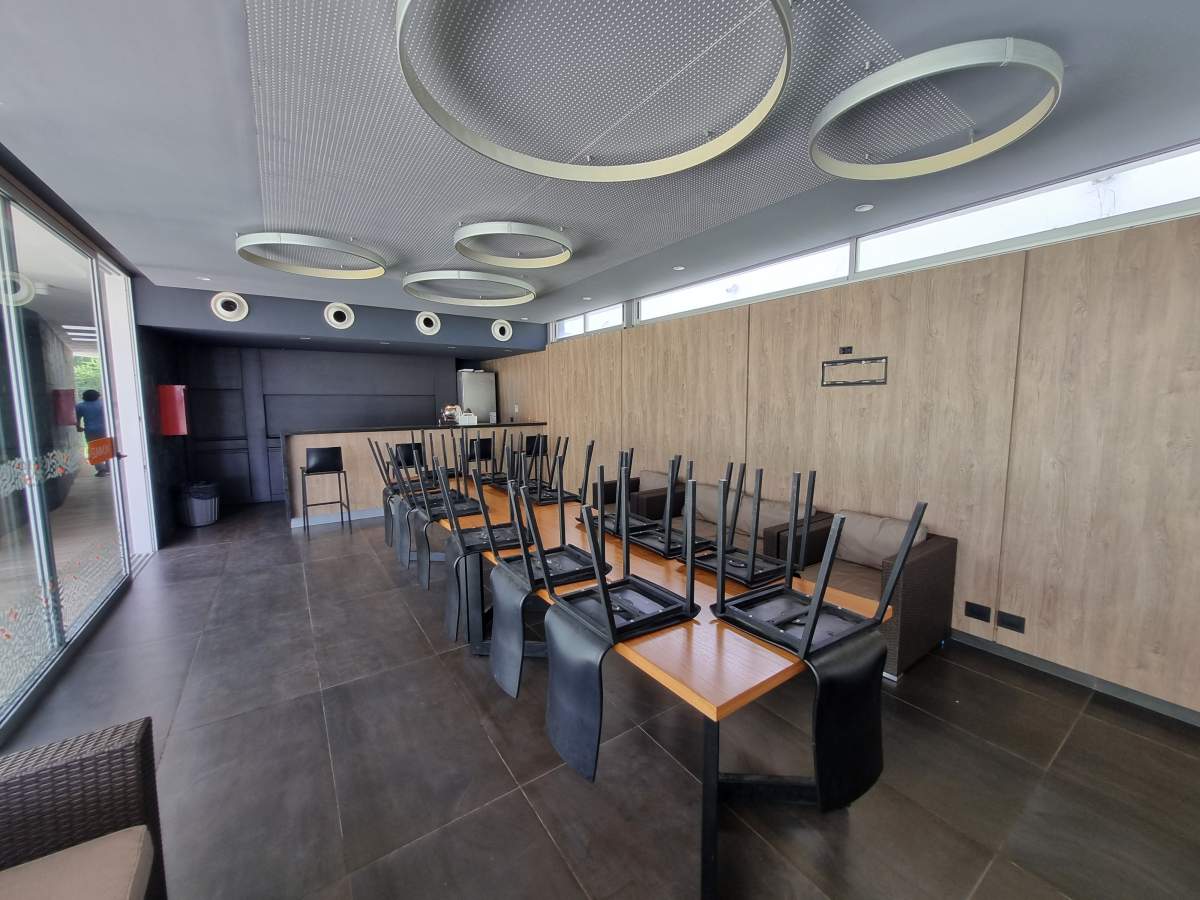 SUMMUM EXCELENTE DEPARTAMENTO 1 DORMITORIO CON COCHERA Y TERRAZA.