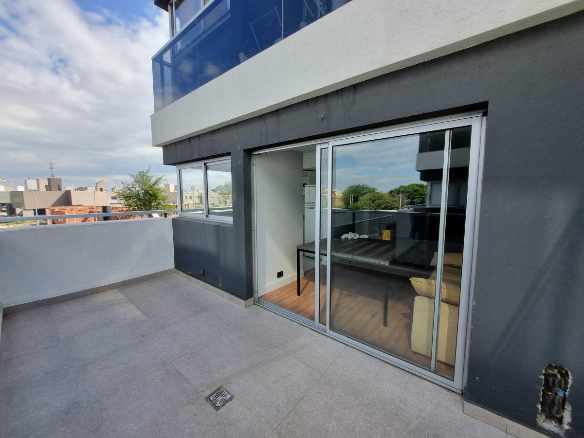 SUMMUM EXCELENTE DEPARTAMENTO 1 DORMITORIO CON COCHERA Y TERRAZA.