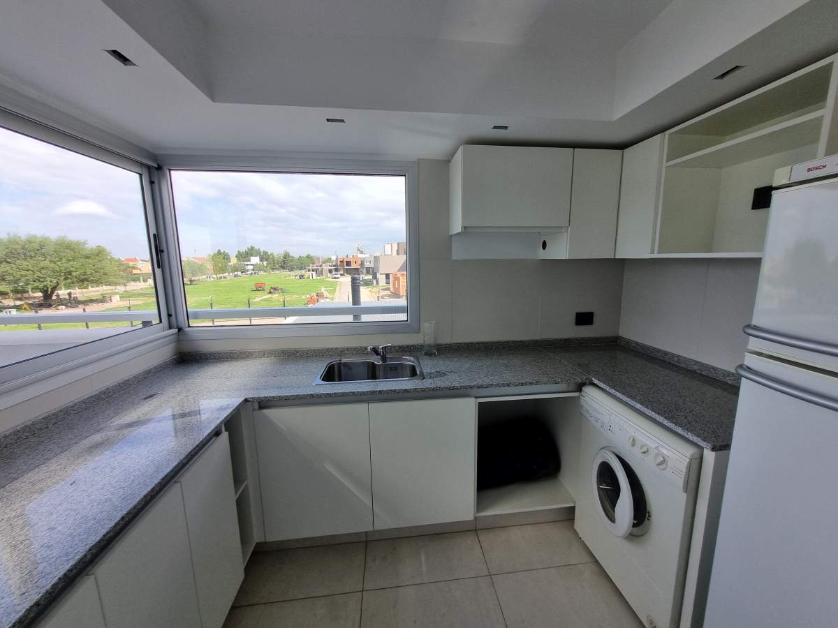 SUMMUM EXCELENTE DEPARTAMENTO 1 DORMITORIO CON COCHERA Y TERRAZA.