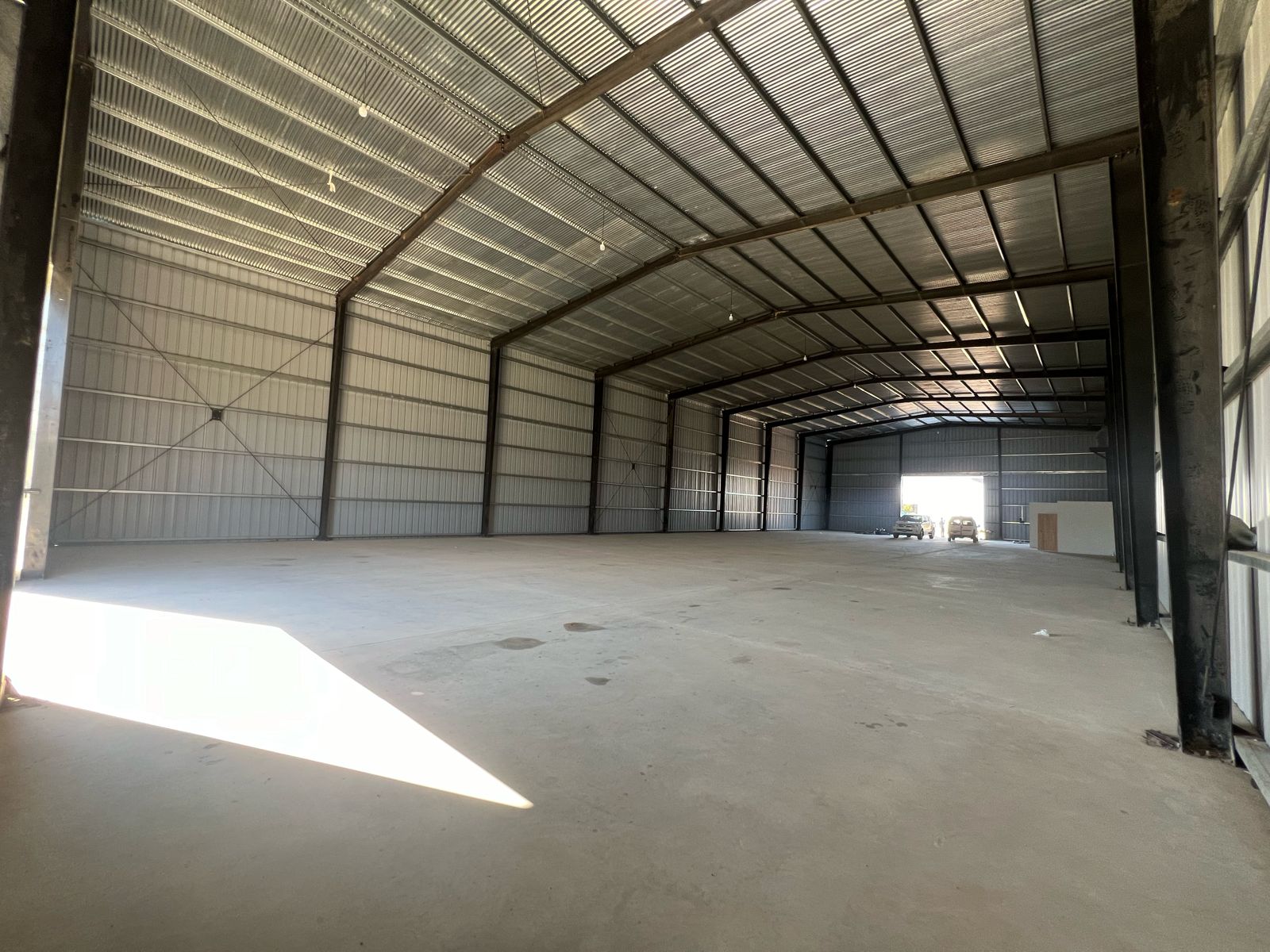 Polo 52 ,Galpon indutrial , 1000m2, 1 oficina, 2 baños